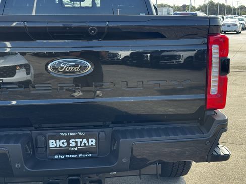 New 2026 Ford F250 Lariat w/ Black Appearance Package AWD/4WD image 10