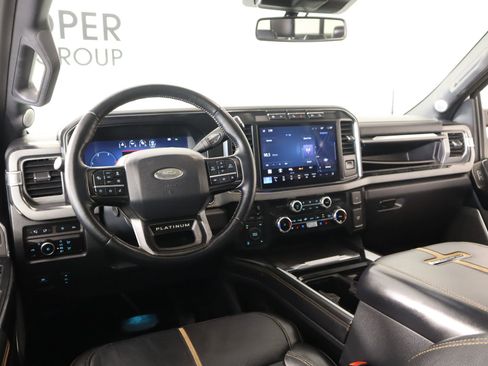 Used 2024 Ford F250 Platinum image 2