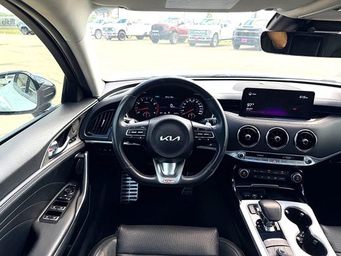 Used 2022 Kia Stinger GT2 AWD/4WD image 19