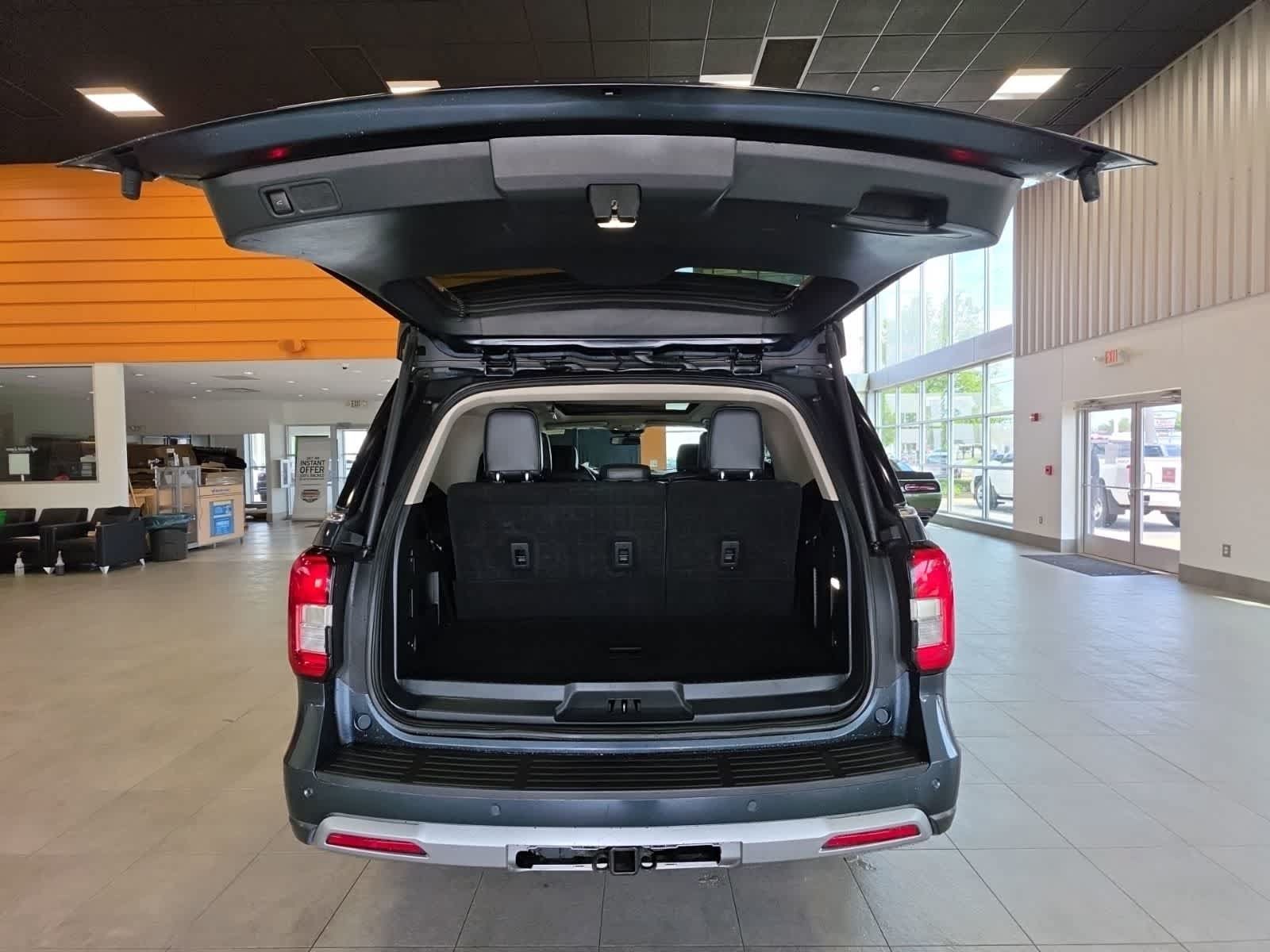 Used 2022 Ford Expedition XLT AWD/4WD image 10