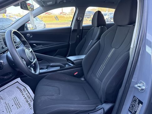 Used 2022 Hyundai Elantra SEL image 21
