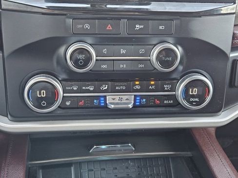 Used 2024 Ford Expedition Limited AWD/4WD image 19