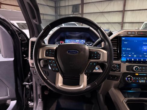 Used 2022 Ford F250 Lariat w/ Lariat Ultimate Package AWD/4WD image 30