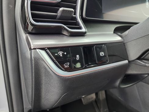 Used 2023 Kia Sportage SX image 47