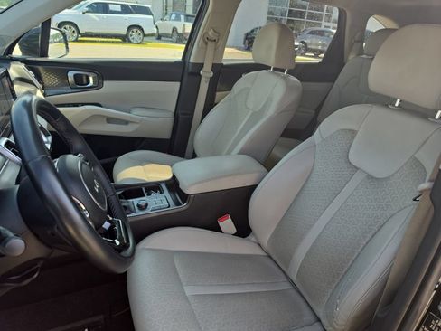 Used 2023 Kia Sorento S w/ Panoramic Sunroof Package FWD image 10