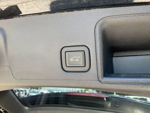 Used 2023 GMC Terrain SLT w/ Tech Package AWD/4WD image 18