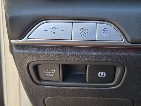 Used 2025 Genesis GV80 2.5T Standard AWD/4WD image 25