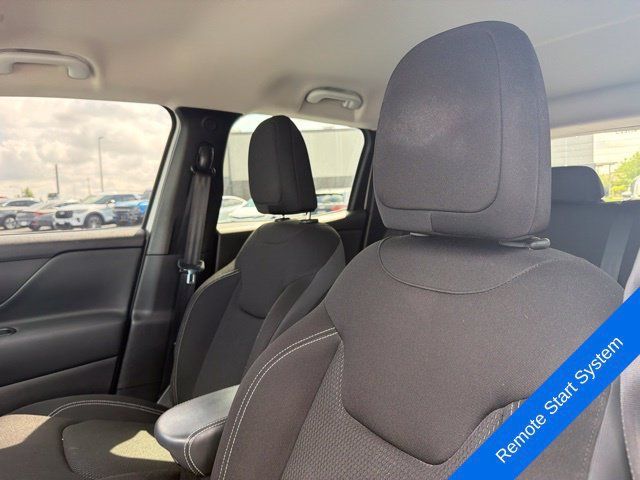 Used 2023 Jeep Renegade Altitude AWD/4WD image 14