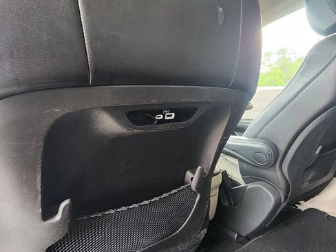 Used 2023 Chrysler Pacifica Limited FWD image 25