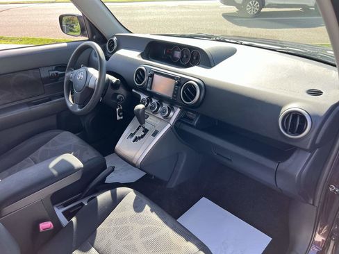 Used 2015 Scion xB image 19