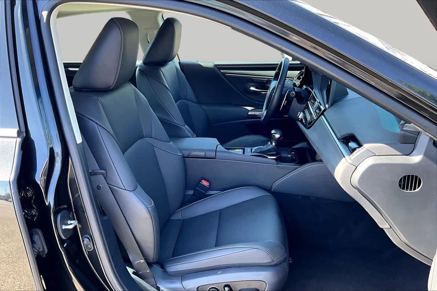 Certified 2024 Lexus ES 350 w/ Premium Package FWD image 8