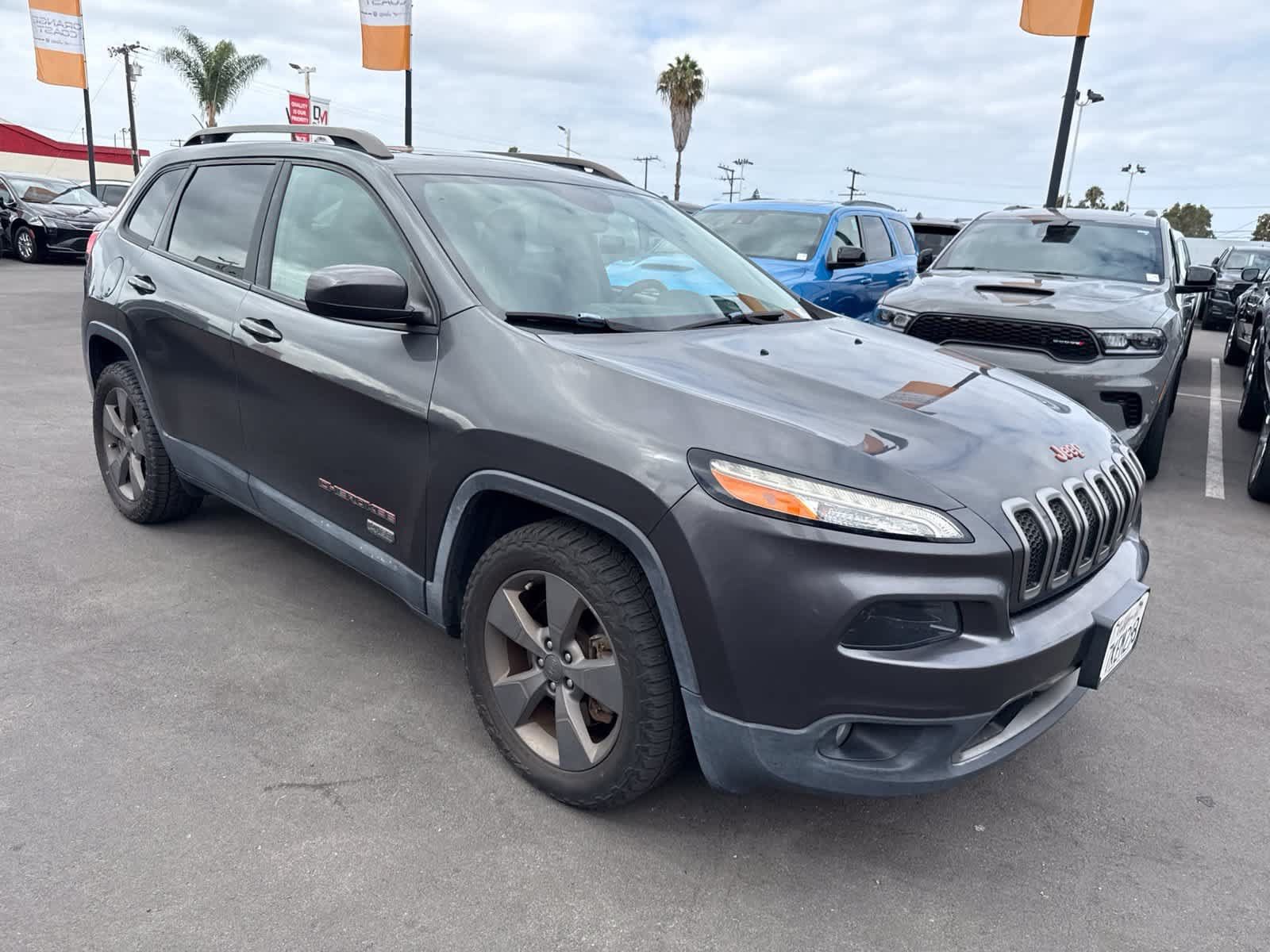Used 2017 Jeep Cherokee 75th Anniversary FWD image 9