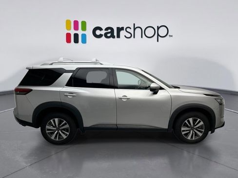 Used 2023 Nissan Pathfinder SL image 6