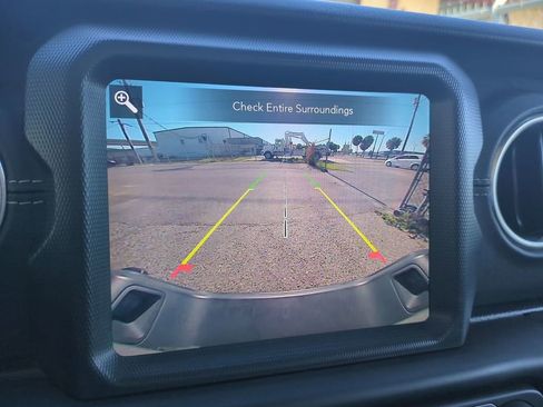 Used 2022 Jeep Gladiator Overland w/ Popular Equipment Package AWD/4WD image 24