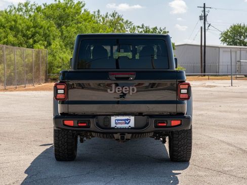 Used 2026 Jeep Gladiator Rubicon AWD/4WD image 7