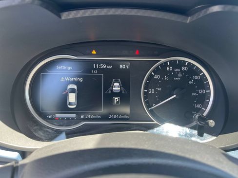 Used 2025 Nissan Versa SV FWD image 33