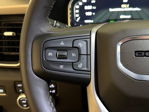 Used 2025 GMC Sierra 3500 Denali w/ Denali Reserve Package AWD/4WD image 16