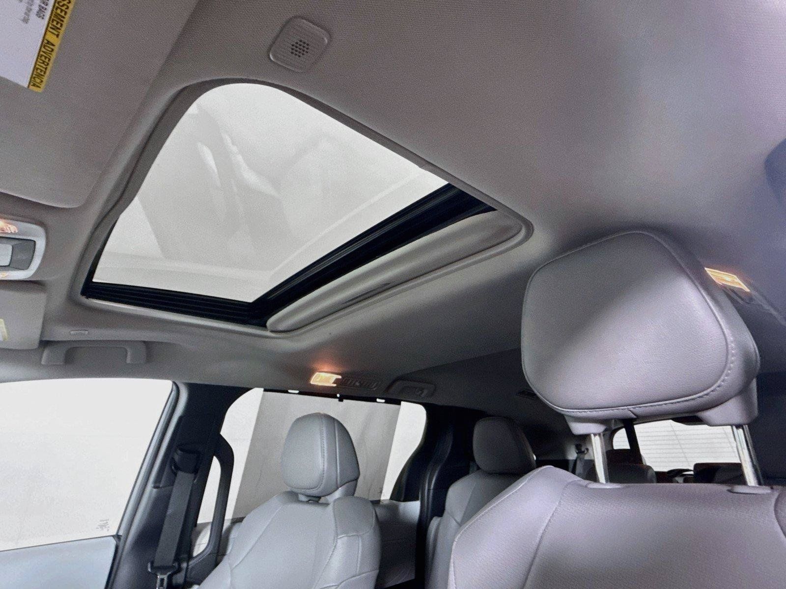 Certified 2026 Toyota Sienna XLE FWD image 6
