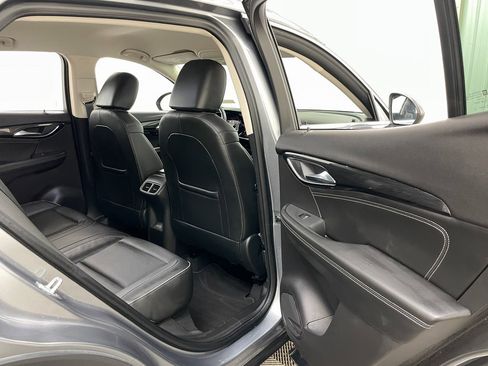 Used 2021 Buick Envision Essence w/ Technology Package I image 42