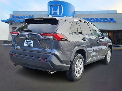 Used 2019 Toyota RAV4 LE image 7