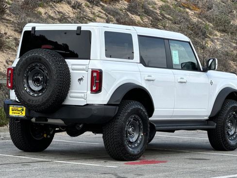 New 2025 Ford Bronco Outer Banks w/ Sasquatch Package image 4