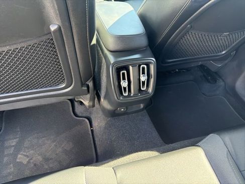 Used 2023 Volvo XC40 Recharge Core AWD/4WD image 8
