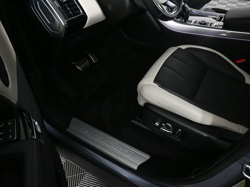 Used 2019 Land Rover Range Rover Sport HSE Dynamic AWD/4WD image 7