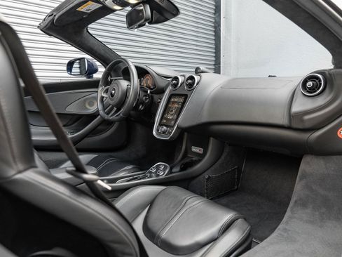 Used 2020 McLaren 570S Spider RWD image 2