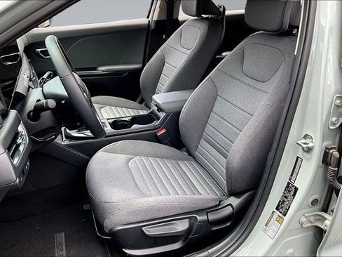 Used 2025 Kia K4 EX FWD image 20