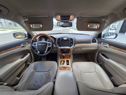 Used 2012 Chrysler 300 C image 20