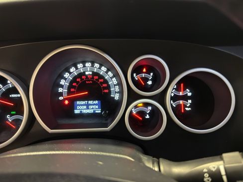 Used 2011 Toyota Tundra Limited w/ Memory Pkg image 16