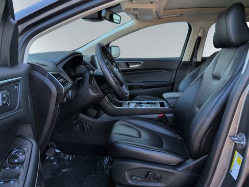 Used 2022 Ford Edge Titanium w/ Equipment Group 301A image 7
