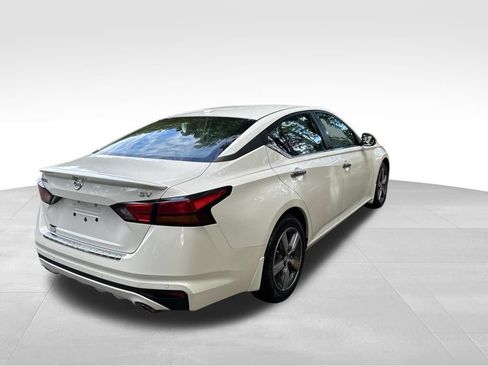 Used 2021 Nissan Altima 2.5 SV w/ SV Premium Package FWD image 5