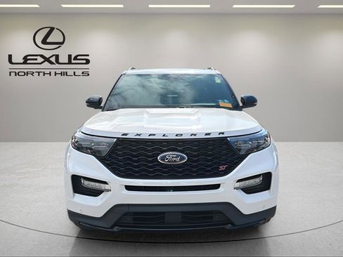 Used 2023 Ford Explorer ST w/ Equipment Group 401A image 2