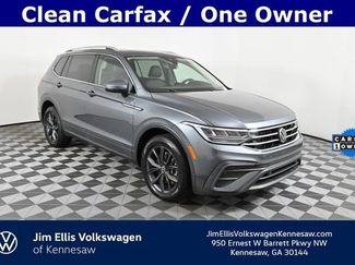 Certified 2022 Volkswagen Tiguan SE w/ Panoramic Sunroof Package video 1