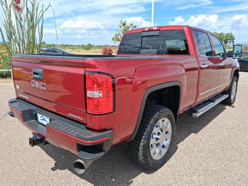 Used 2018 GMC Sierra 2500 Denali w/ Duramax Plus Package AWD/4WD image 6
