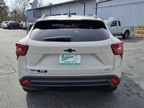 New 2026 Chevrolet Trax RS w/ Sunroof Package image 4