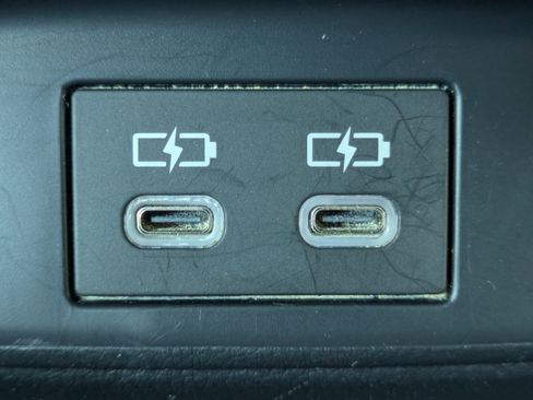 Used 2025 Toyota Corolla LE FWD image 8