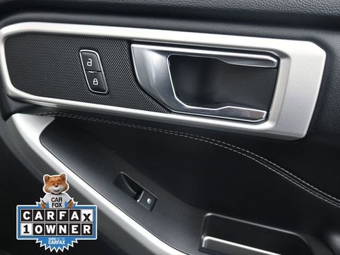 Used 2022 Ford Explorer XLT w/ Equipment Group 202A image 18
