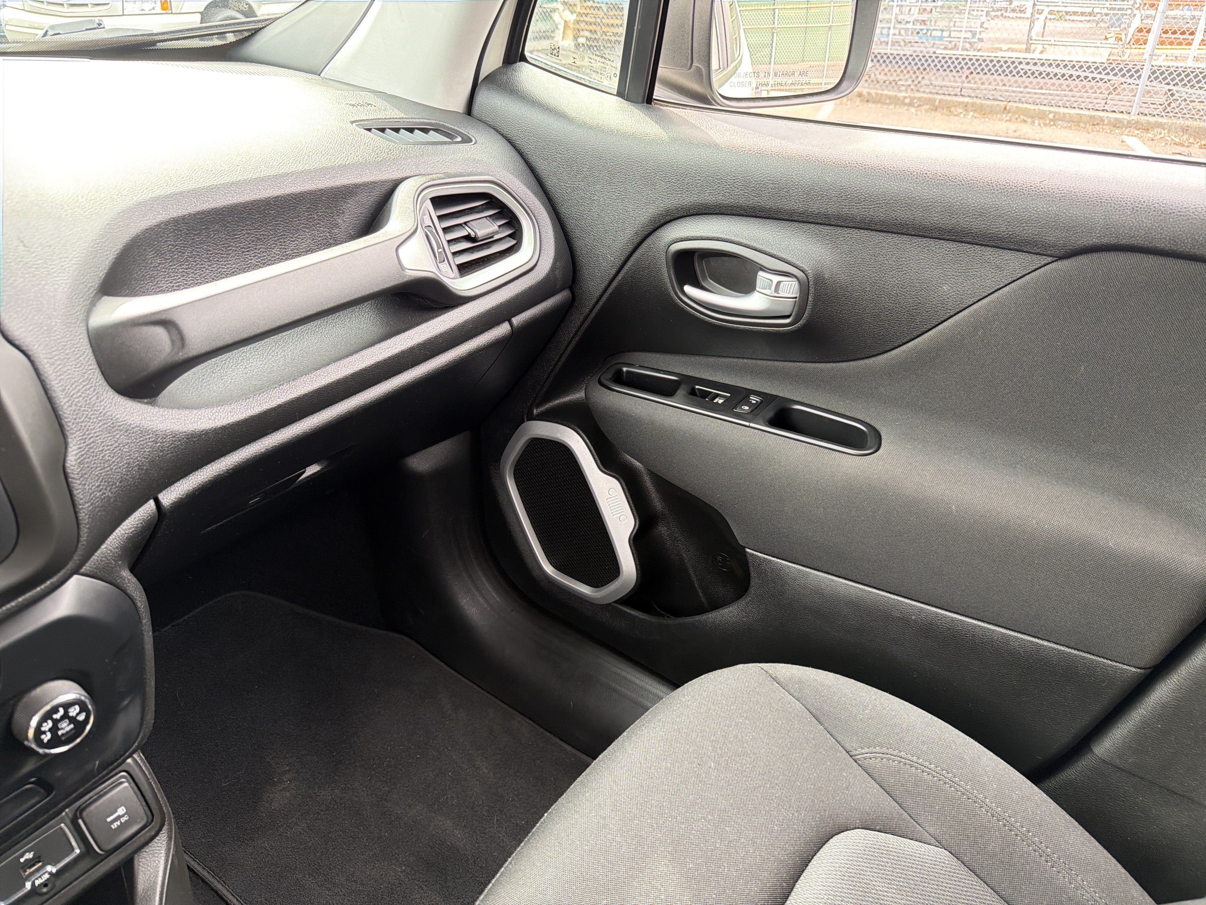 Used 2020 Jeep Renegade Sport w/ Sport Appearance Group FWD image 27
