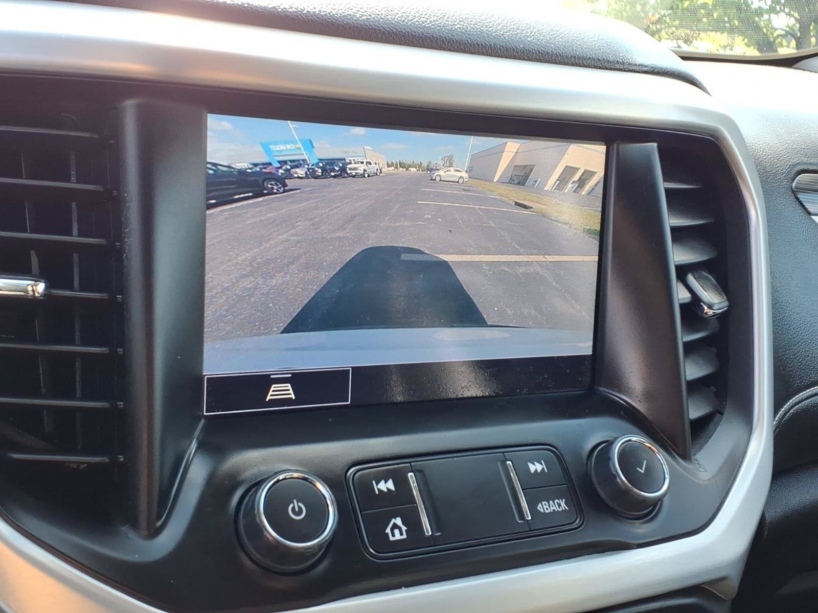 Used 2023 GMC Acadia SLT FWD image 13