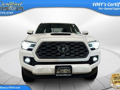 Used 2020 Toyota Tacoma TRD Sport image 2