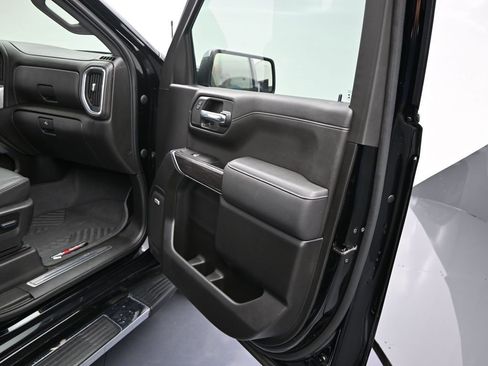 Used 2022 Chevrolet Silverado 1500 LTZ image 3