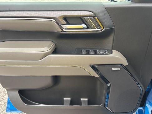 Used 2024 Chevrolet Silverado 1500 ZR2 image 13