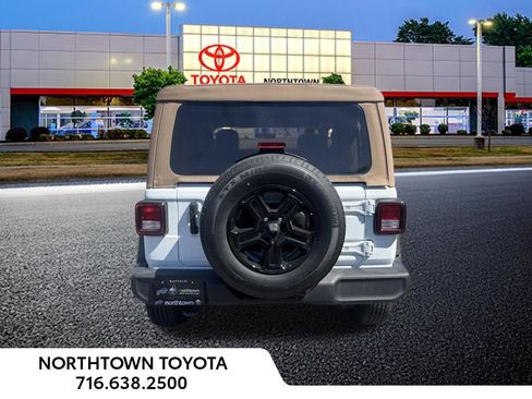 Used 2021 Jeep Wrangler Sport AWD/4WD image 31