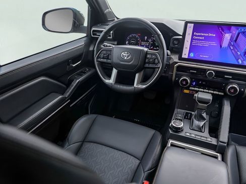 Used 2024 Toyota Tacoma Limited w/ Limited Package (LT) AWD/4WD image 31