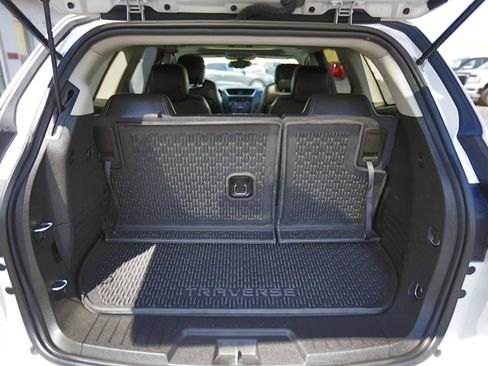 Used 2017 Chevrolet Traverse LT FWD image 21