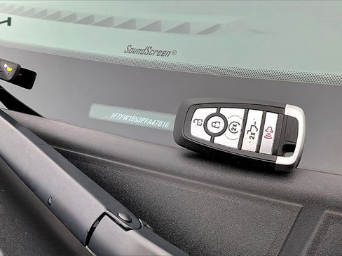 Used 2023 Ford F150 Lariat w/ FX4 Off-Road Package image 11