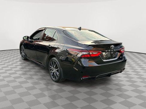 Used 2024 Toyota Camry SE w/ Cold Weather Package image 5