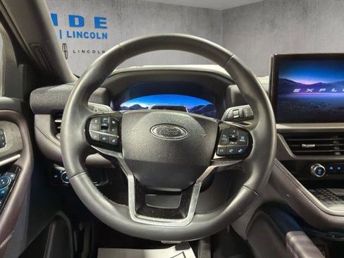 Certified 2025 Ford Explorer Platinum w/ Ultimate Package AWD/4WD image 14
